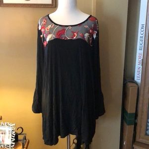 Women’s cute long sleeve.